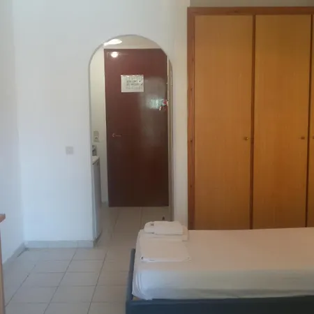 Wilde Rose Dassia (Corfu)