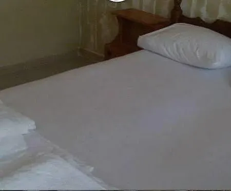 Wilde Rose Hotel