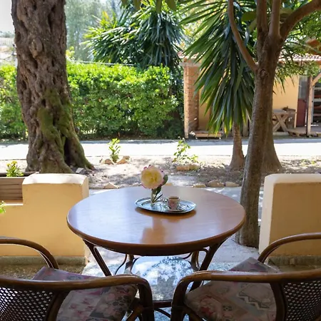 Wilde Rose Hotel
